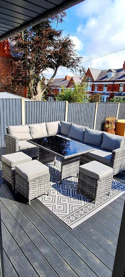 Lovely Unit Elgin Drive Coastal Bliss Your Seaside Retreat With City Excitement Wallasey Bagian luar foto
